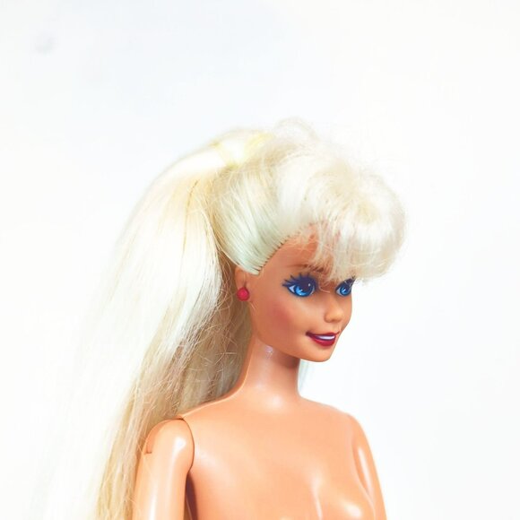 Vintage Olympic Gymnast 1996 Barbie Doll Articulated Blonde Red Earrings Nude - Picture 4 of 6